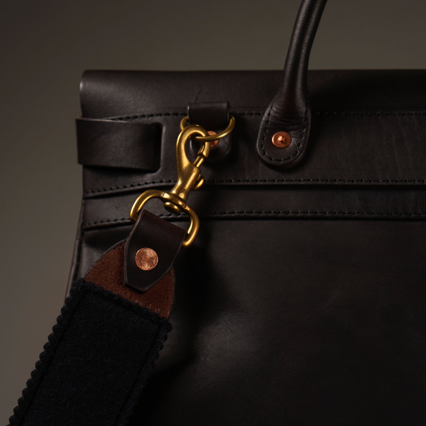 【RESTOCK】LEATHER VOYAGE 2WAY RUCKSACK "GLAD POSTALS"
