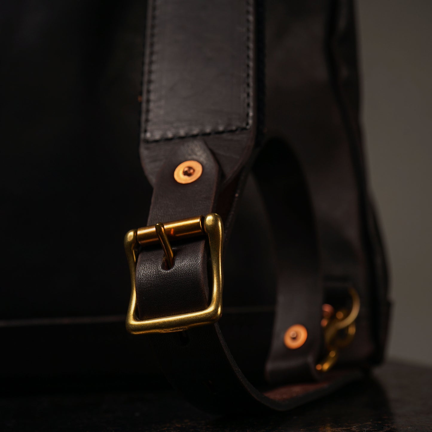 【RESTOCK】LEATHER VOYAGE 2WAY RUCKSACK "GLAD POSTALS"