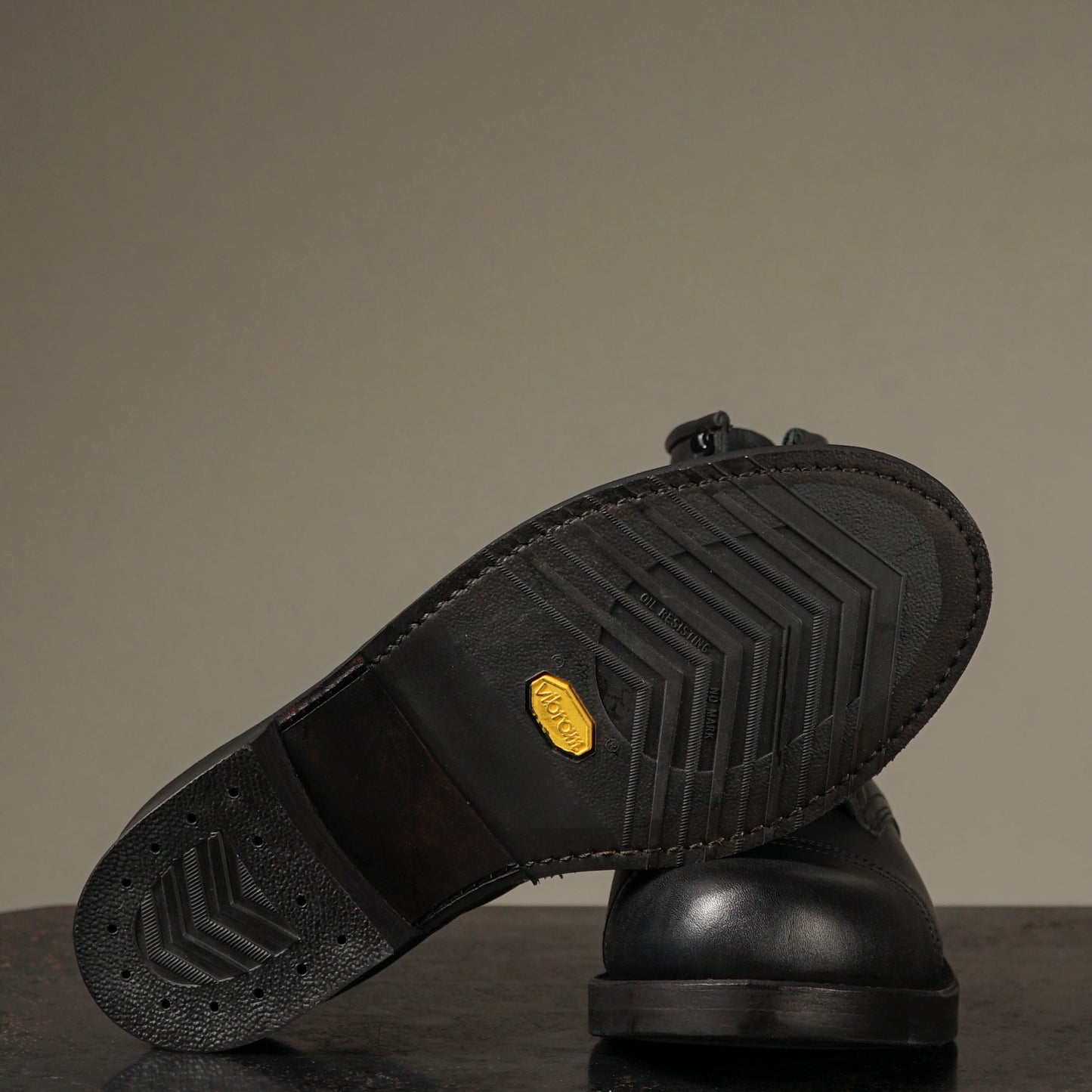 STRAIGHT TIP SHOES