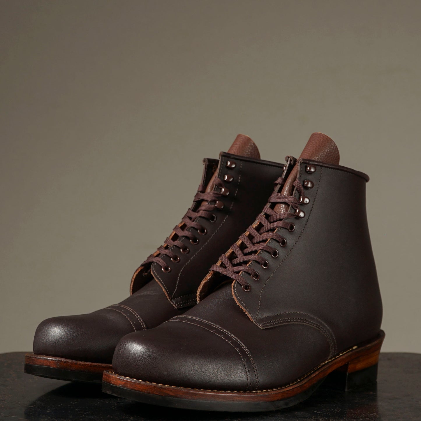 STRAIGHT TIP SHOES