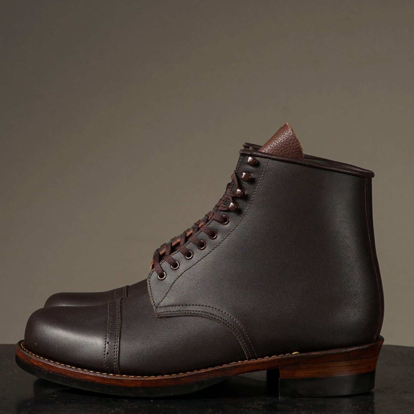 STRAIGHT TIP SHOES
