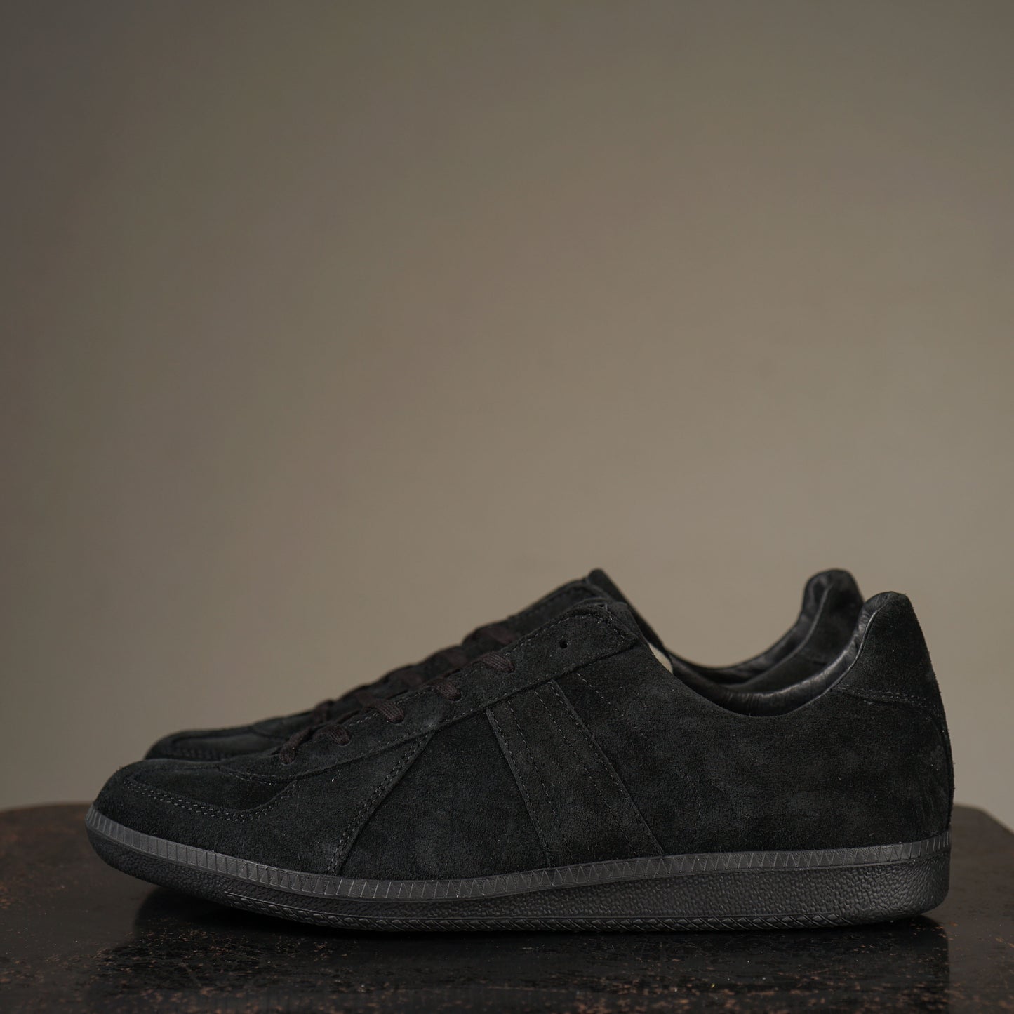 PROVENANCE - GERMAN TRAINER SHOES / BYGH-24-AW-G03