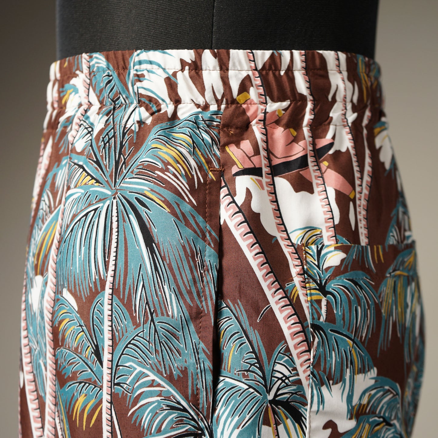 PALM TREE - SHORTS / BYGH-23-SS-08
