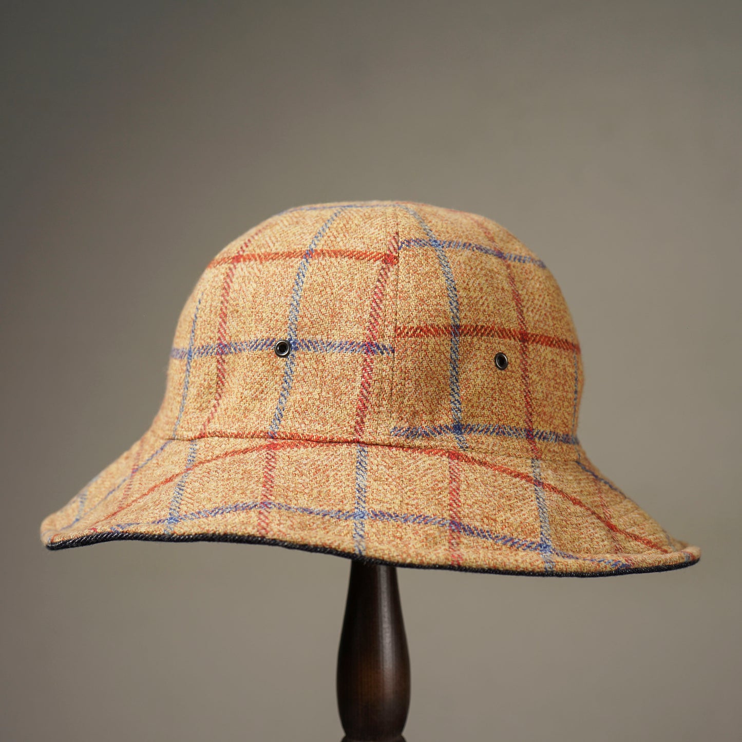 LOOK INVADING - REVERSIBLE HAT / WRD53G05