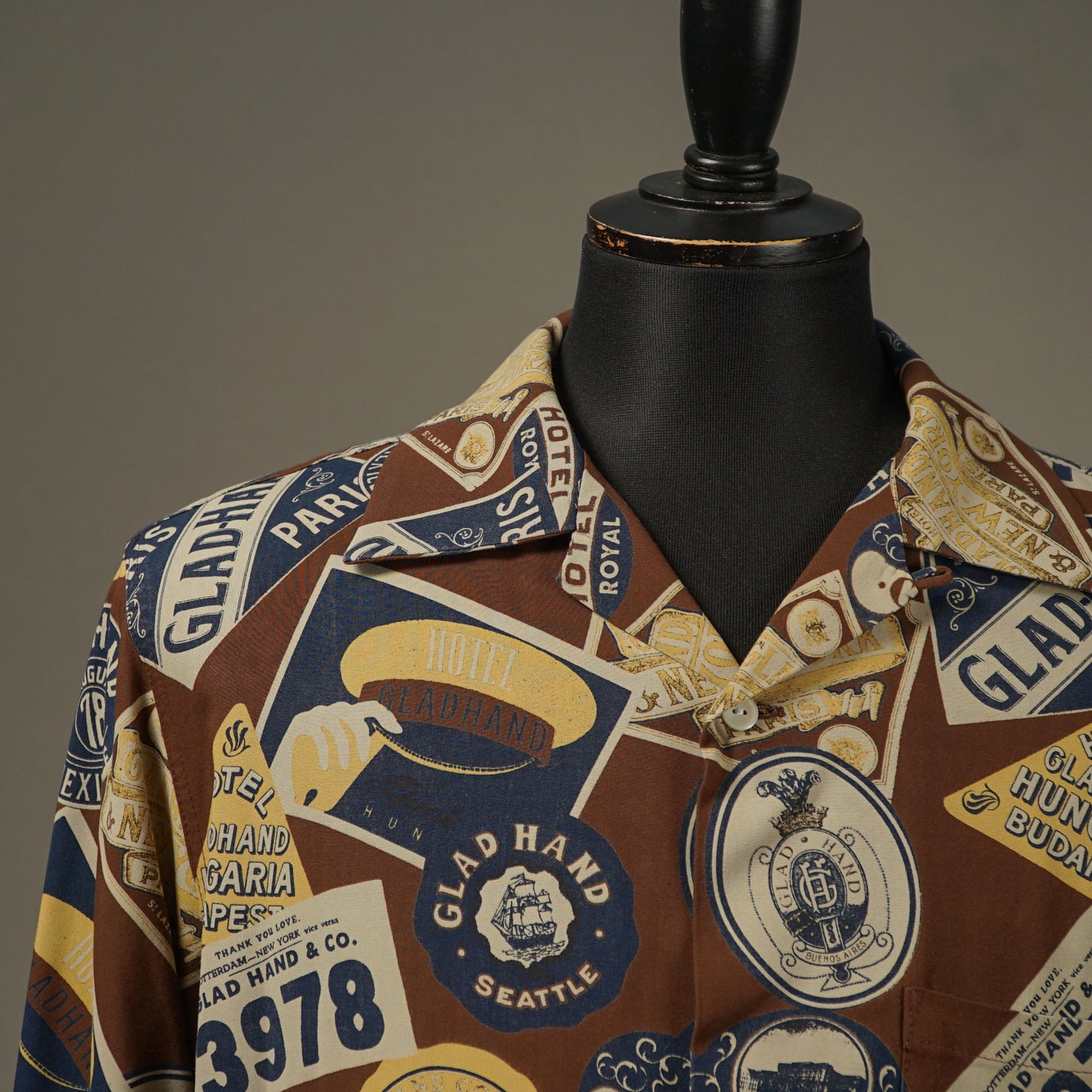 LUGGAGE LABEL - L/S SHIRTS / BYGH5105