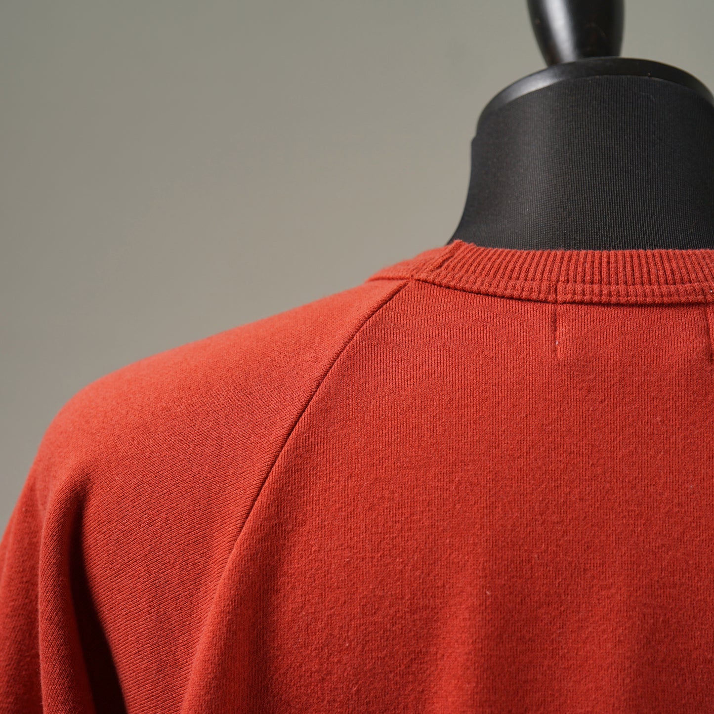 TIKITIKI SURF CLUB - S/S SWEAT / WRD-24-SS-15