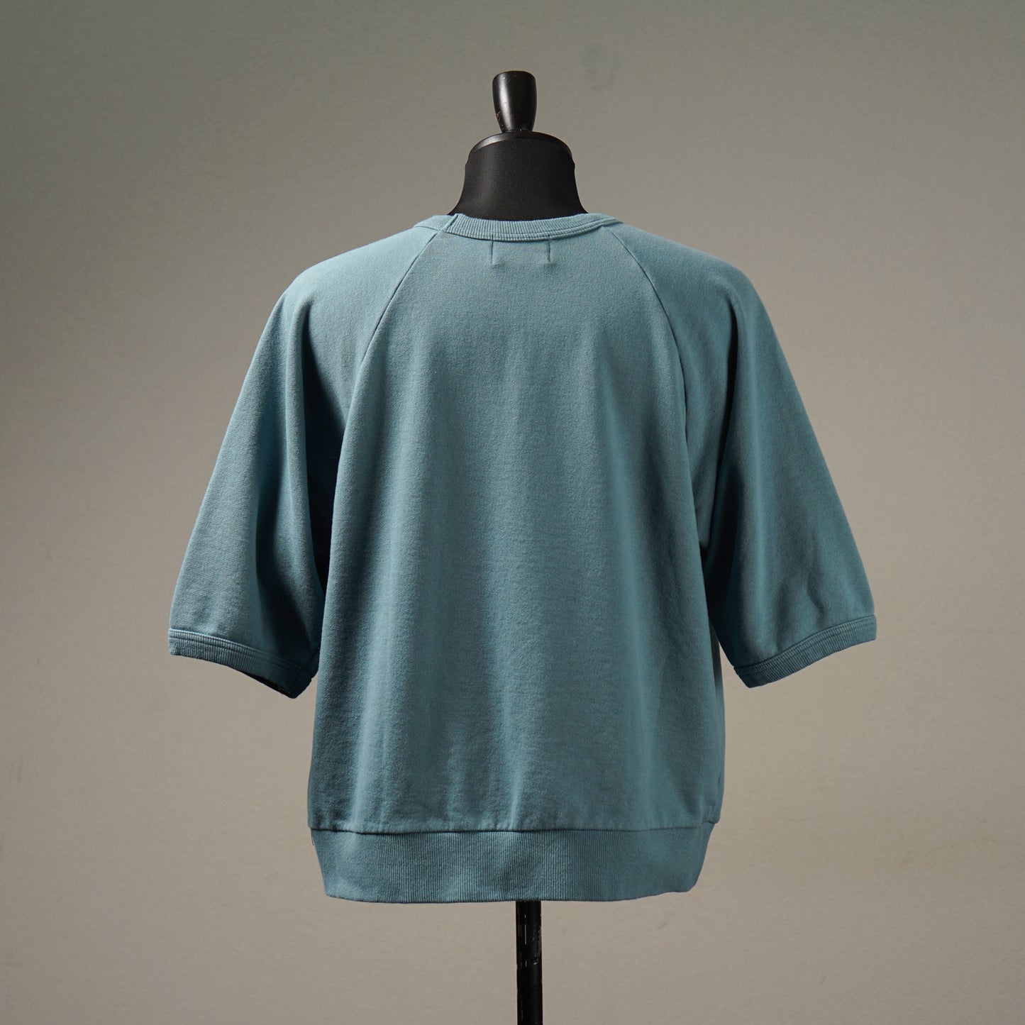 TIKITIKI SURF CLUB - S/S SWEAT / WRD-24-SS-15