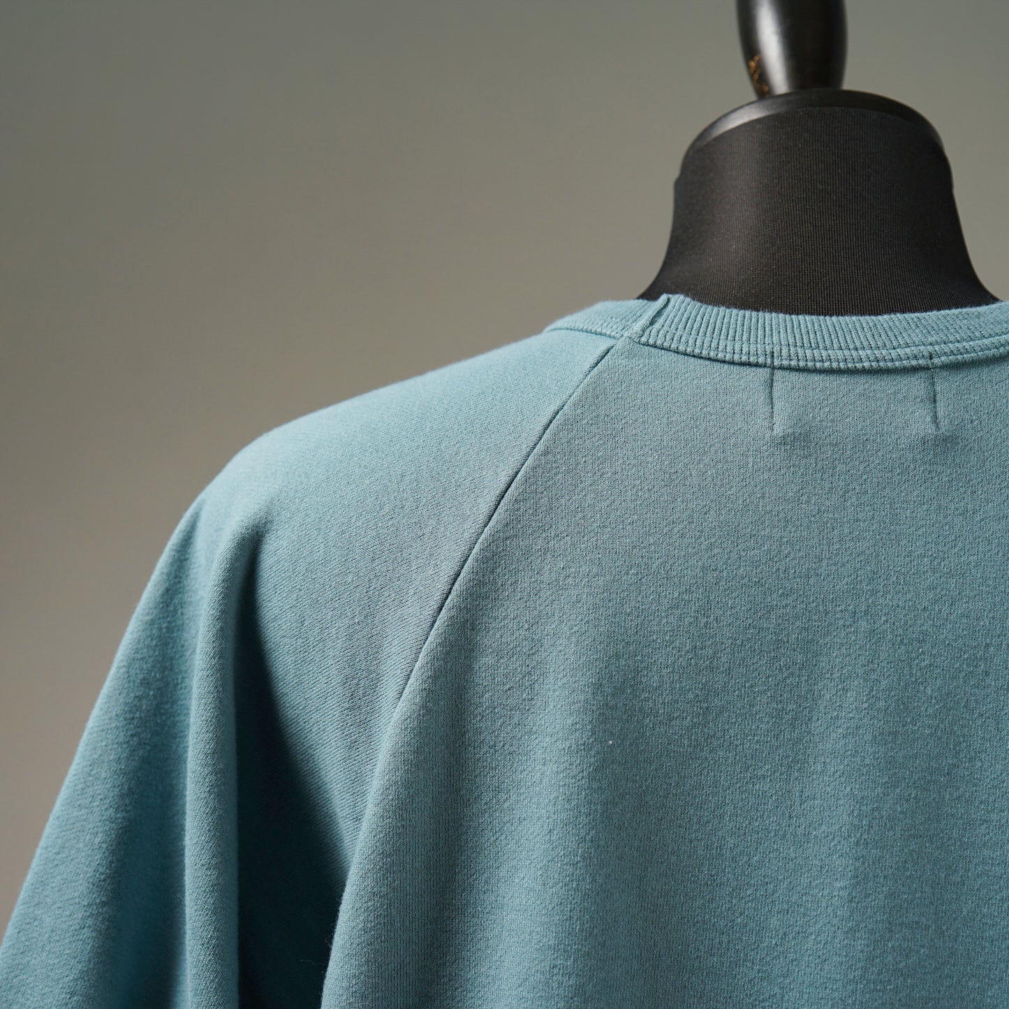 TIKITIKI SURF CLUB - S/S SWEAT / WRD-24-SS-15
