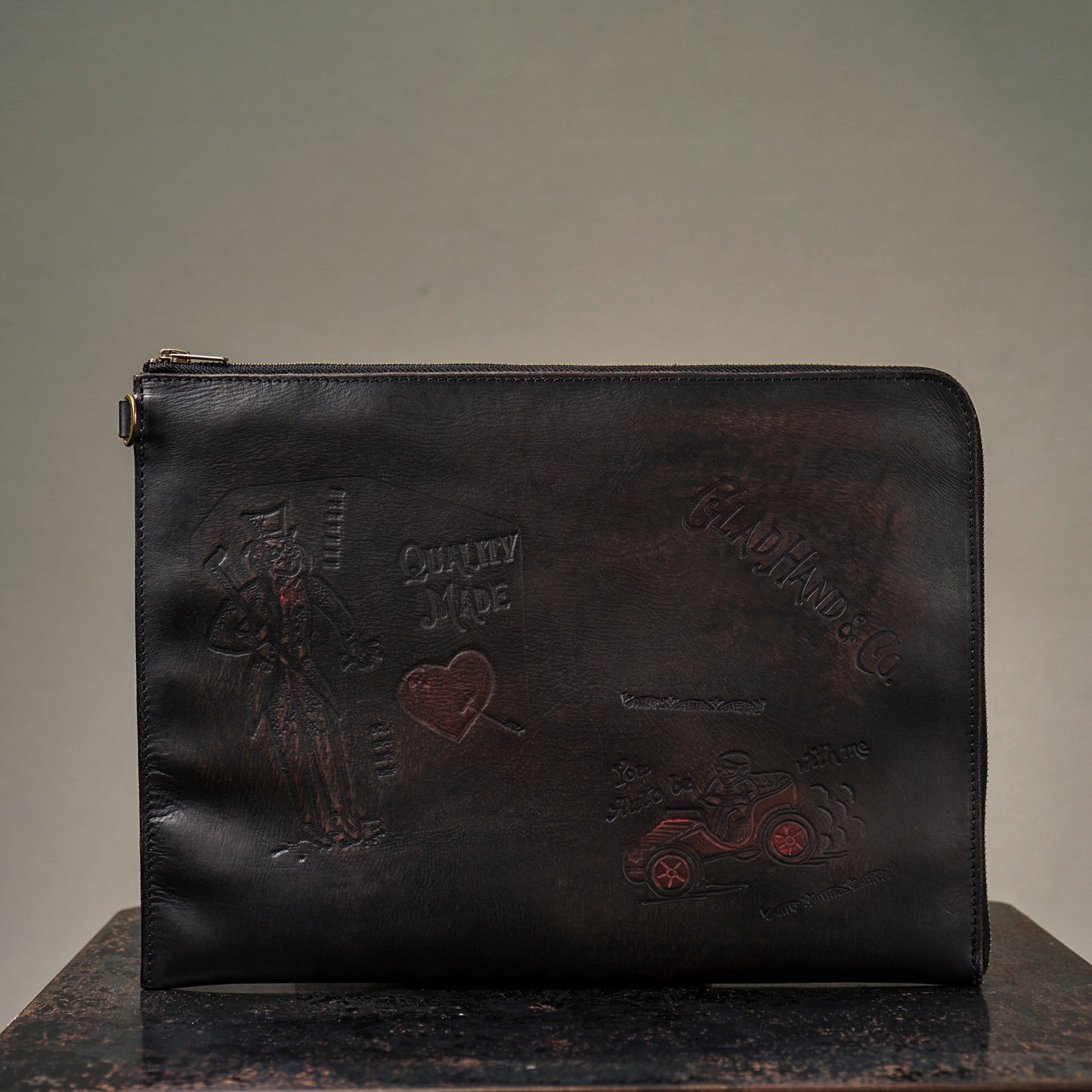 LEATHER PC SLEEVE "GLAD POSTALS" 【VASCO × GLADHAND】