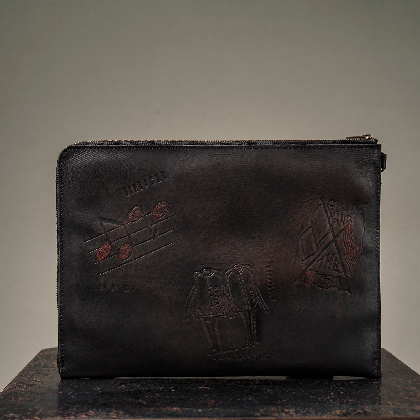 LEATHER PC SLEEVE "GLAD POSTALS" 【VASCO × GLADHAND】