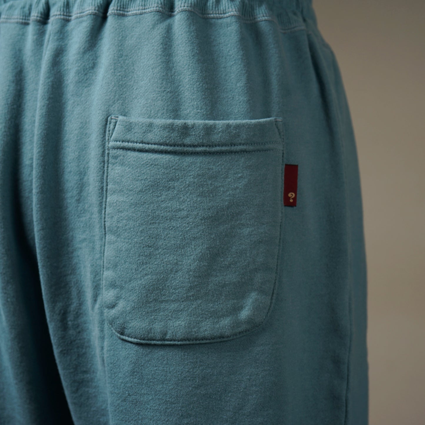 TIKITIKI SURF CLUB - SWEAT SHORTS / WRD-24-SS-16