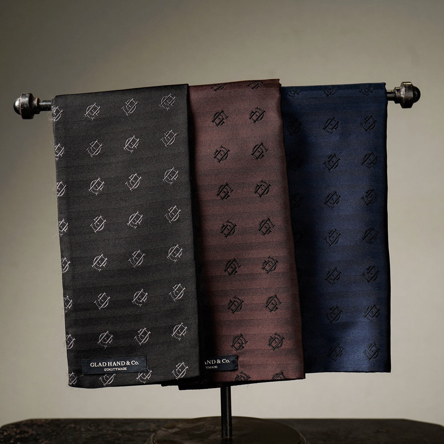 FAMILY CREST STOLE