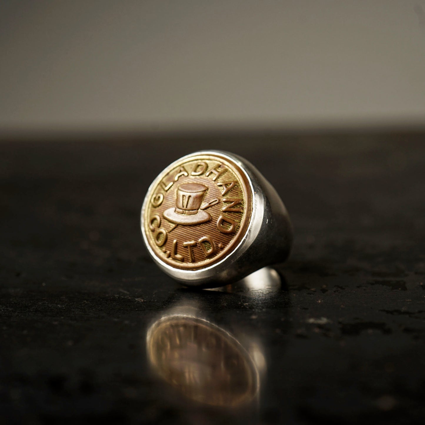 BUTTON RING