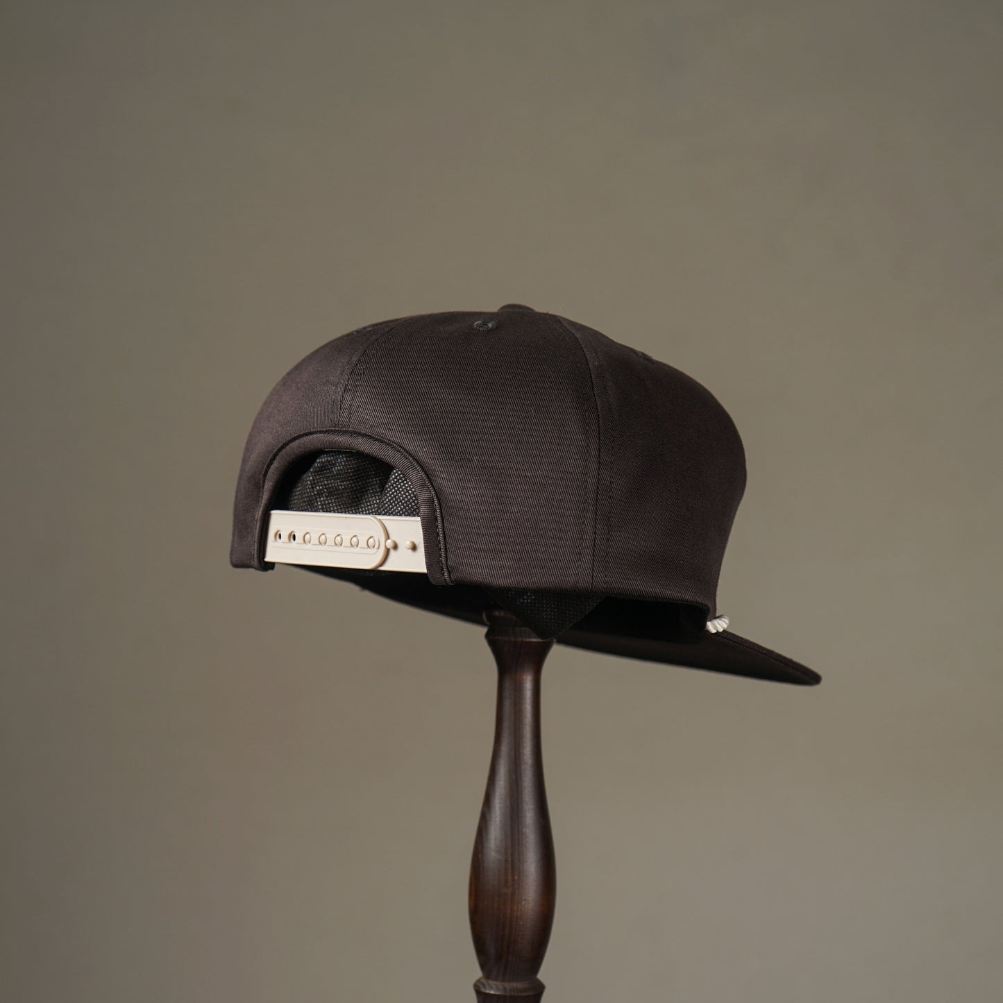 KISS ME - TRUCKER CAP / WRD51G02