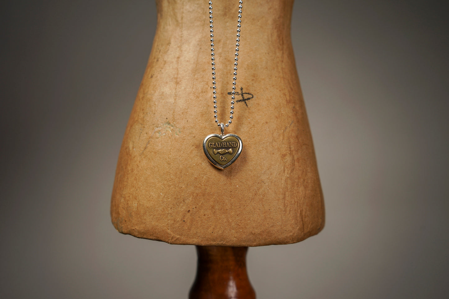 BUTTON CHARM