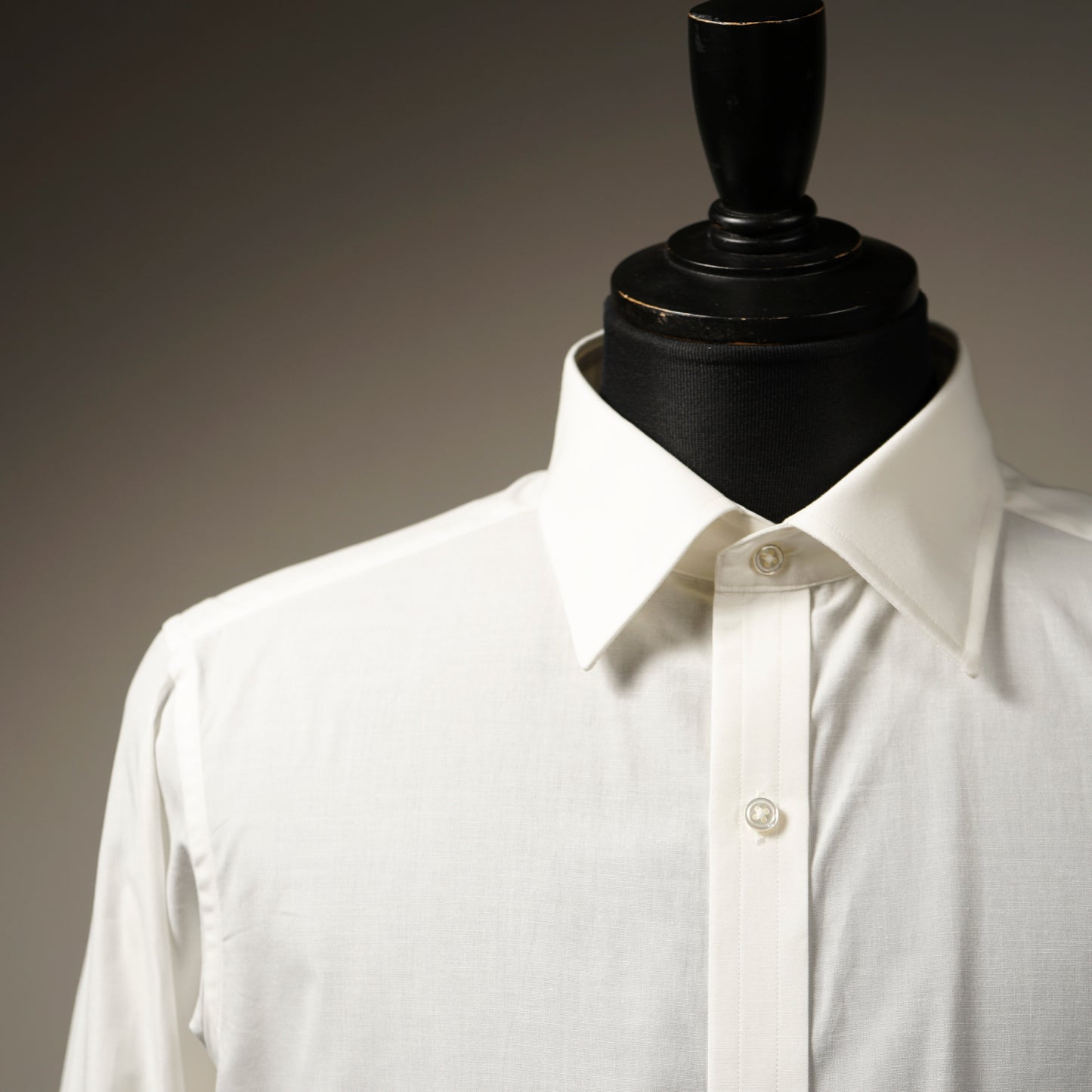 WIDE SPREAD COLLAR SHIRTS