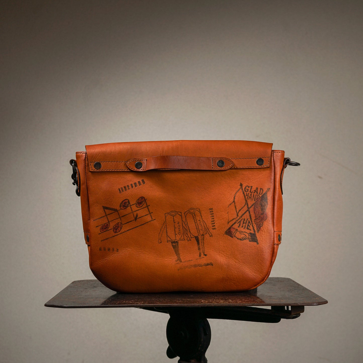 LEATHER POSTMAN SHOULDER BAG "GLAD POSTALS"