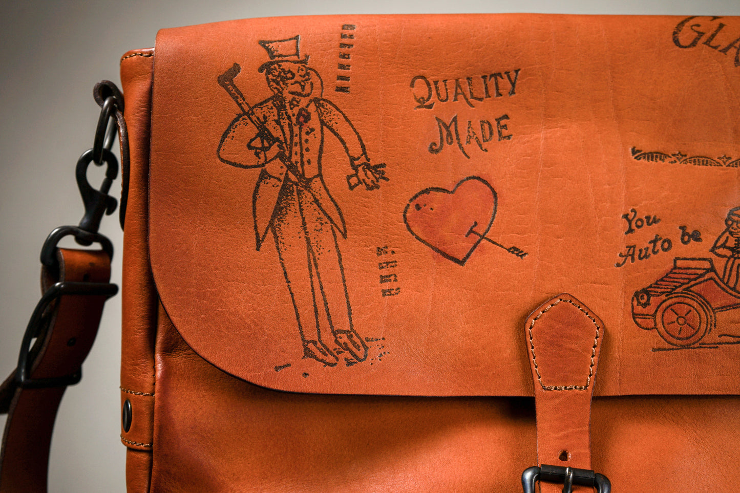LEATHER POSTMAN SHOULDER BAG "GLAD POSTALS"