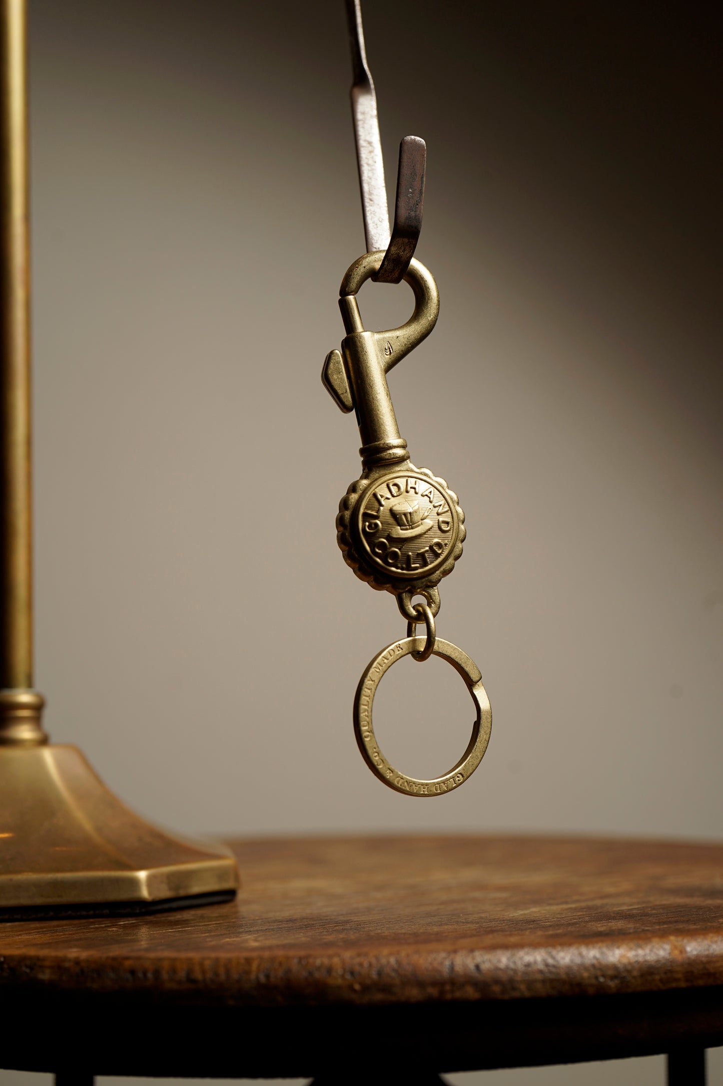 BOTTLE OPENER KEY RING "HAT"