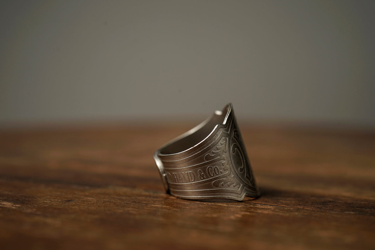 CIGAR TAG RING