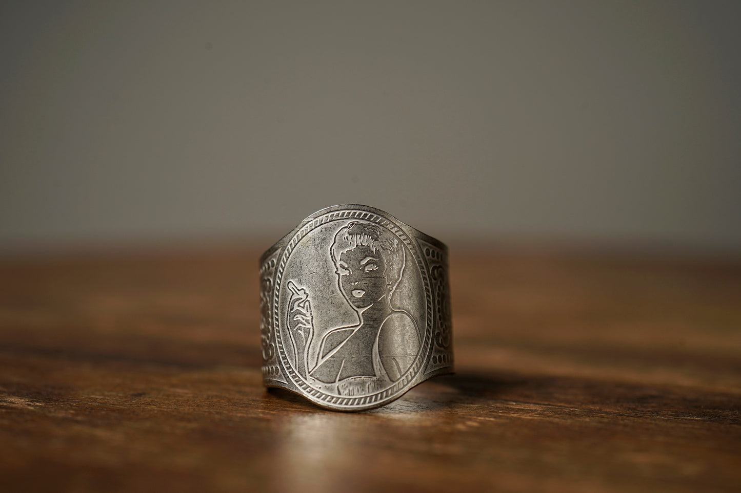 CIGAR TAG RING