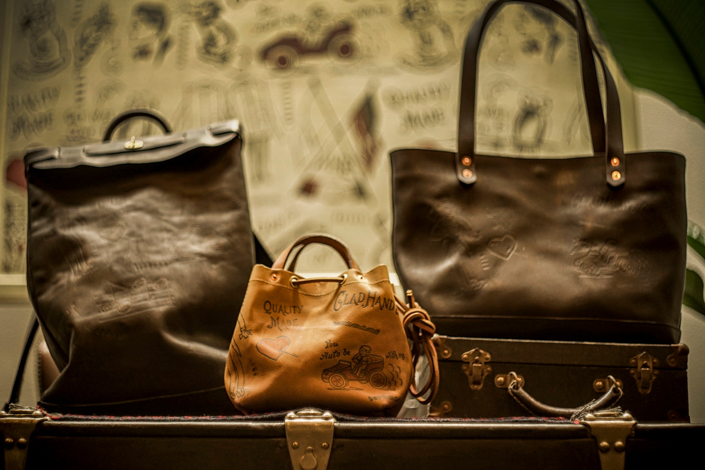 LEATHER VOYAGE 2WAY RUCKSACK "GLAD POSTALS"