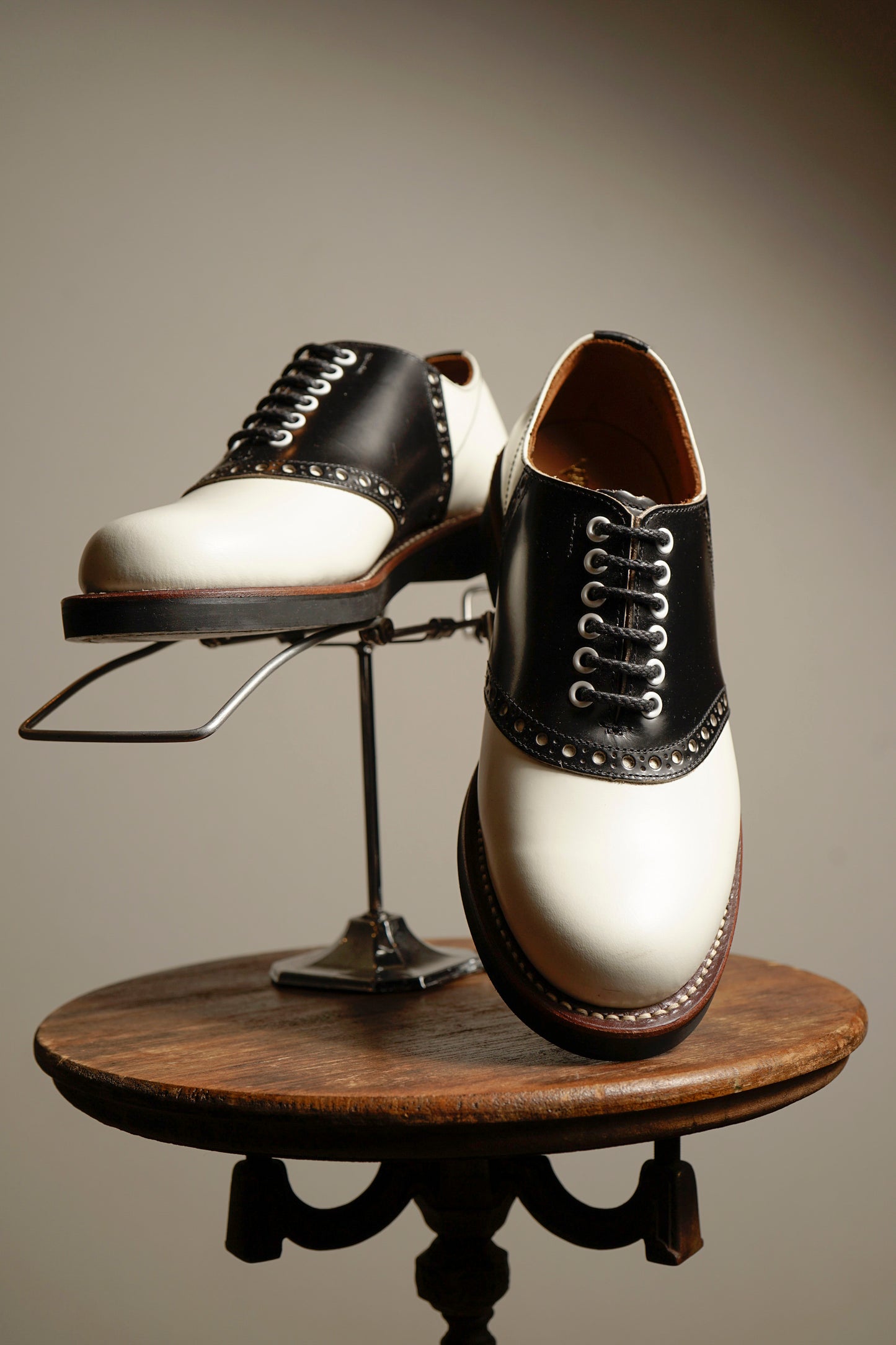 SADDLE SHOES