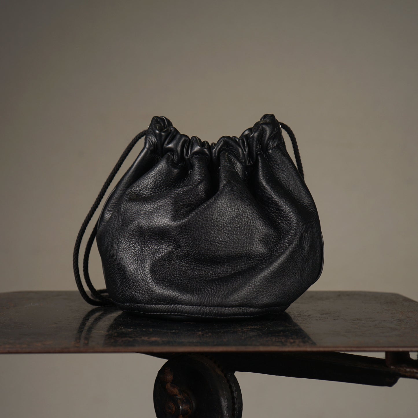 DARK NOIR - LEATHER EFFECT BAG / GSV-24-AW-G05