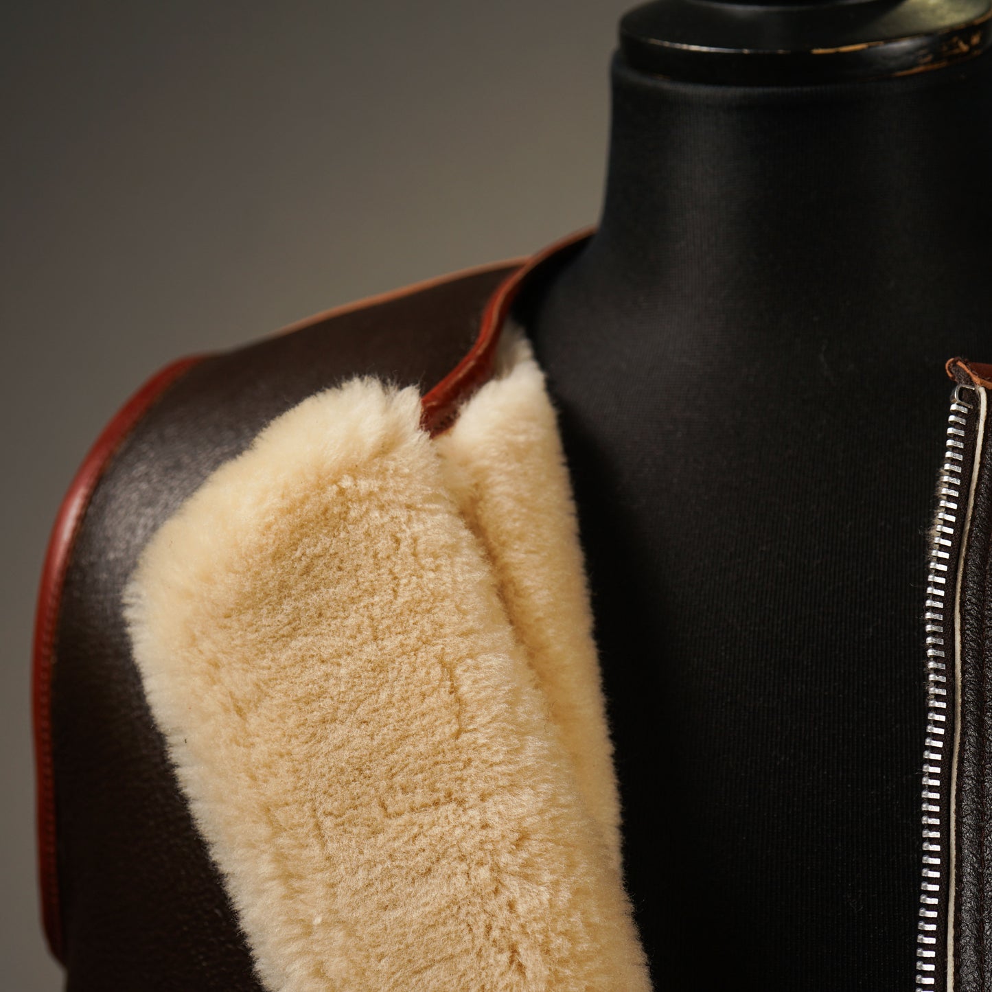 THIRTEEN CROWS - MOUTON FLIGHT VEST / OC5302