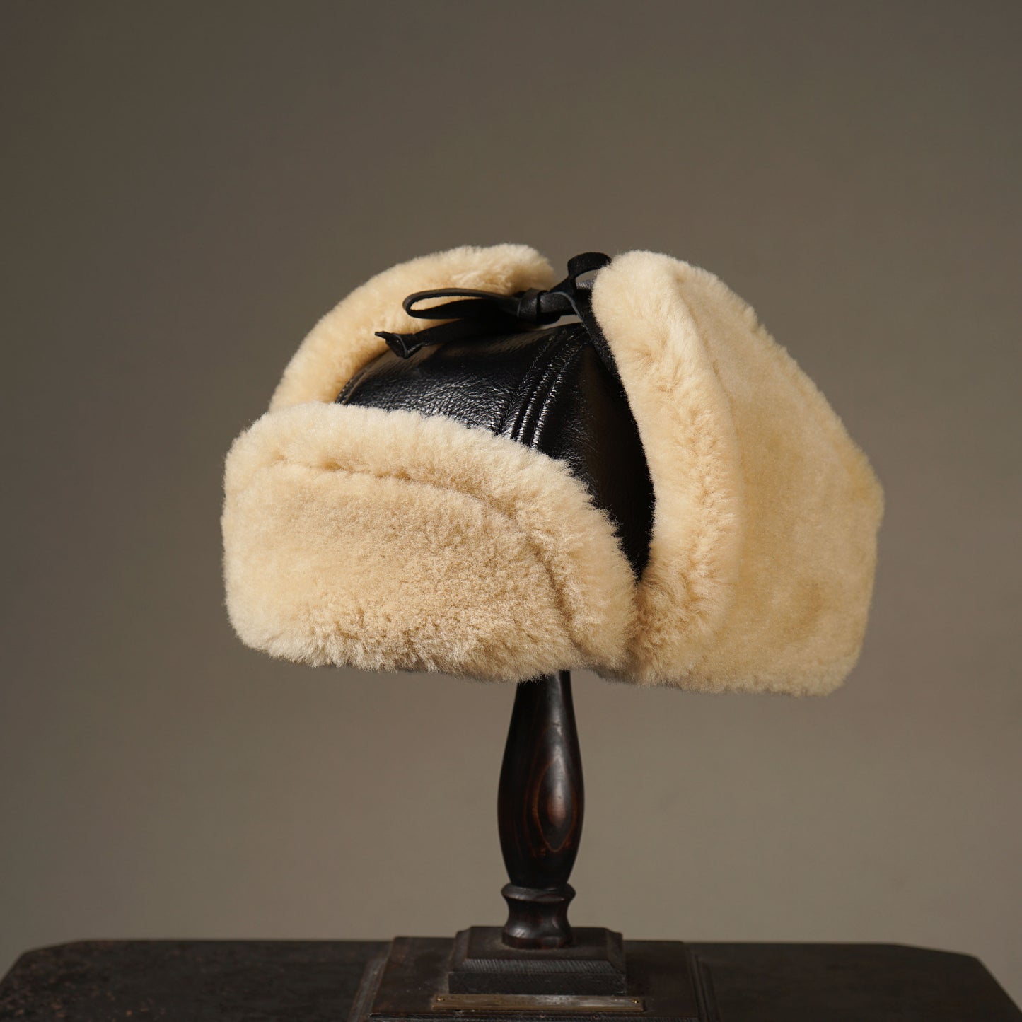 THIRTEEN CROWS - MOUTON FLIGHT CAP / OC53G01