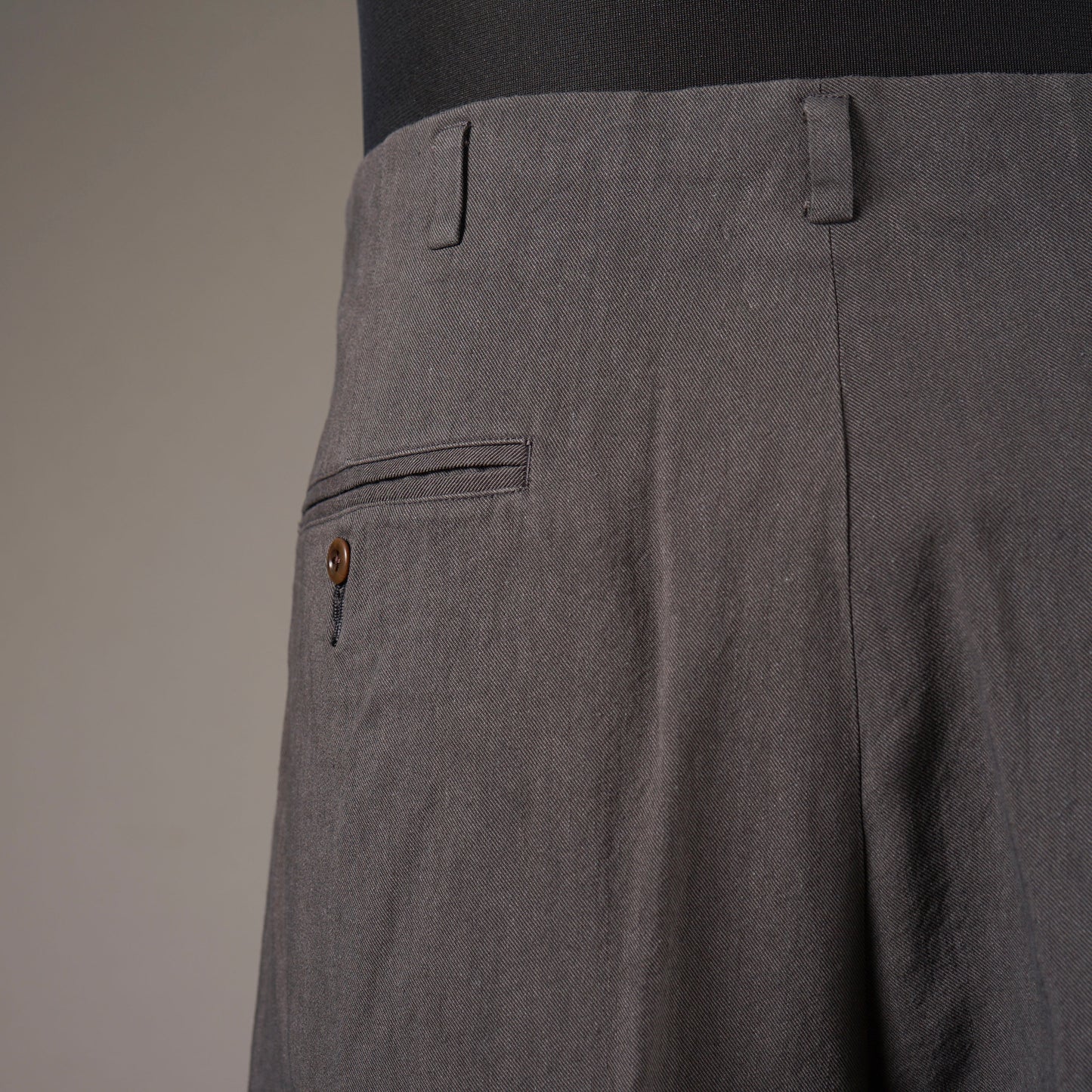 GLADDEN - TWO TUCK TROUSER / BYGH6119