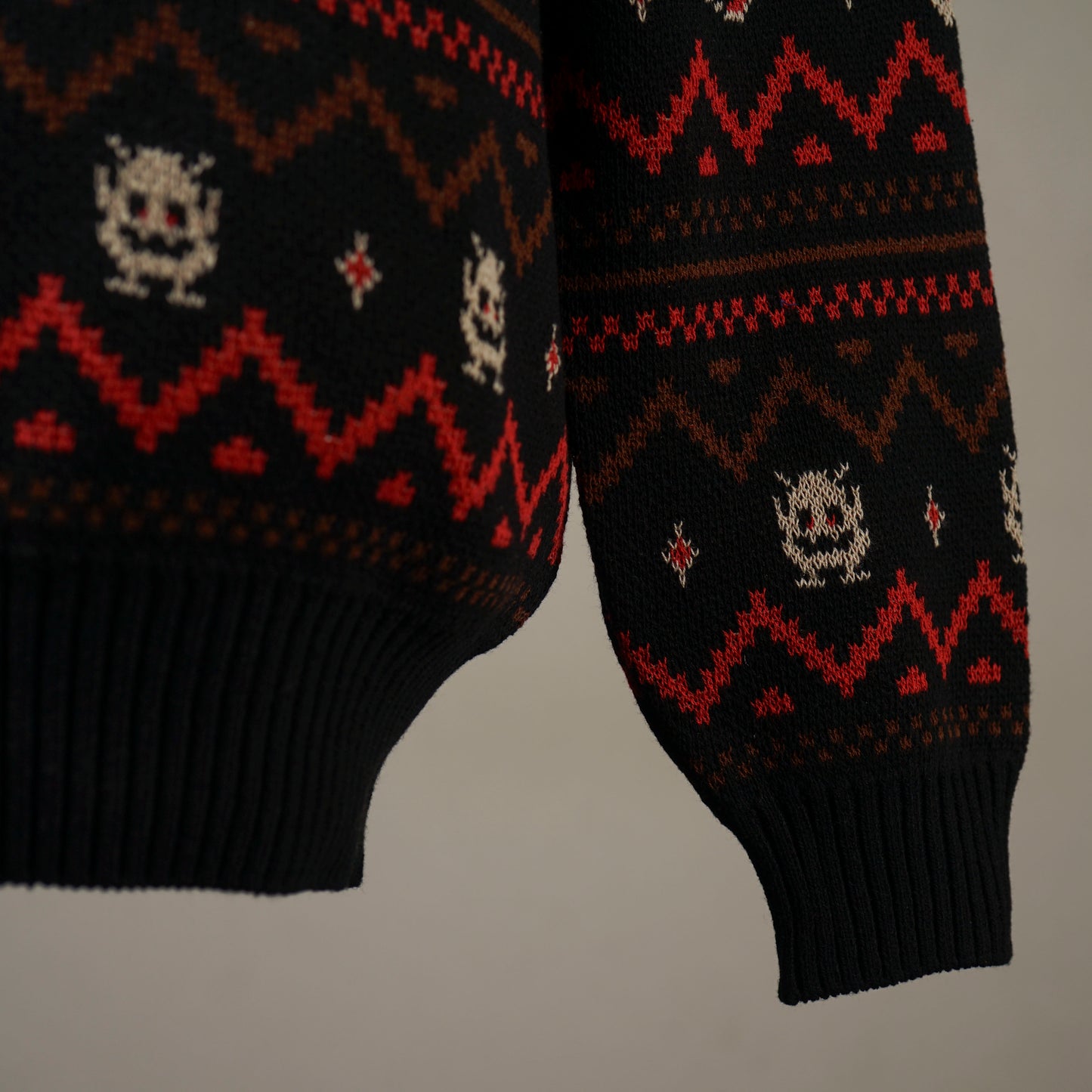 LOOK INVADING - L/S SWEATER / WRD5310