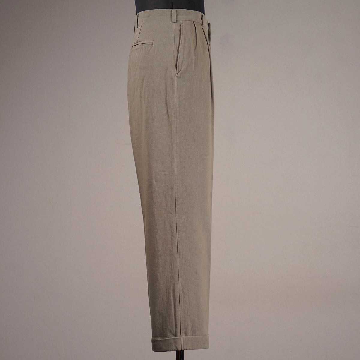 GLADDEN - TWO TUCK TROUSER / BYGH6312