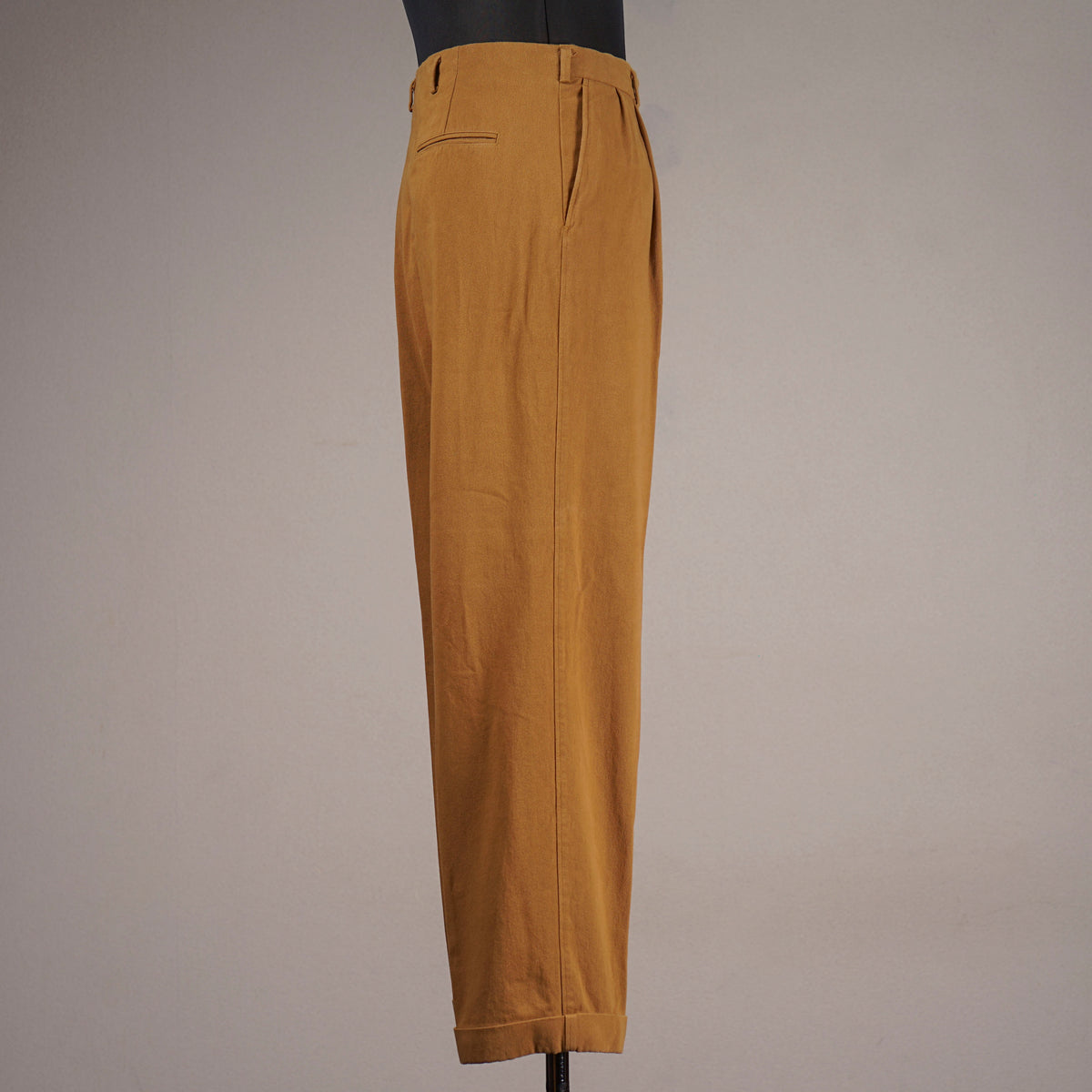 GLADDEN - TWO TUCK TROUSER / BYGH6312