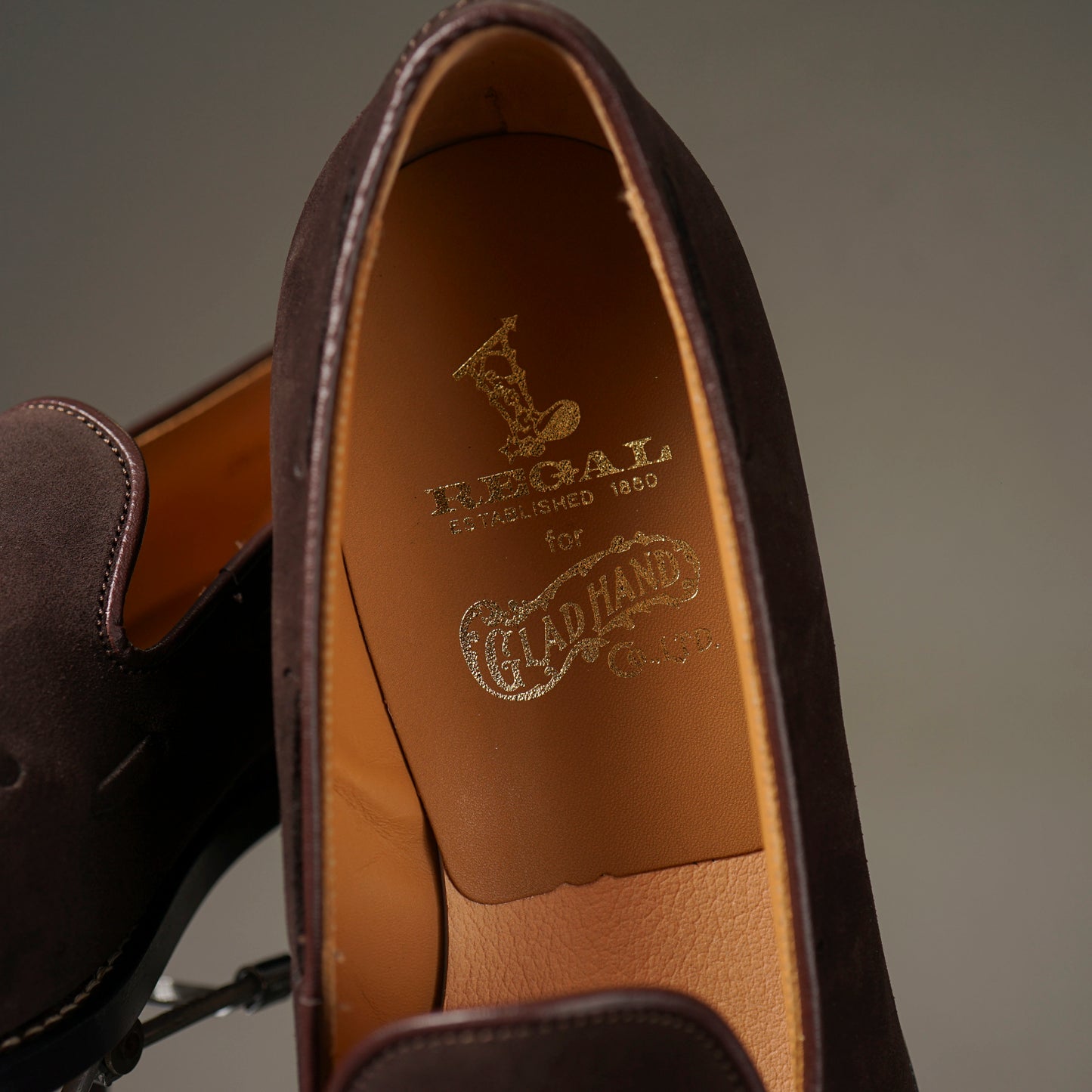 TASSELED SLIP-ON SHOES "SUEDE" / REGAL