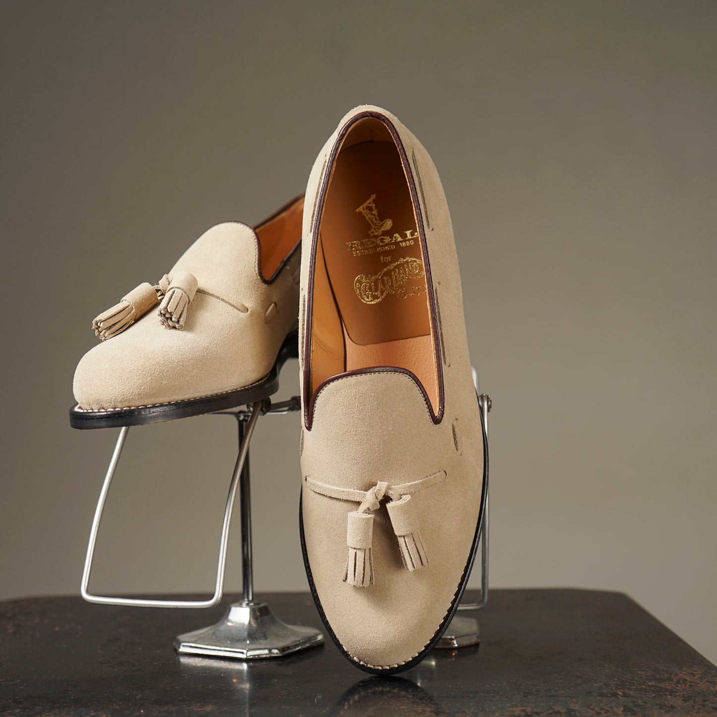 TASSELED SLIP-ON SHOES "SUEDE" / REGAL