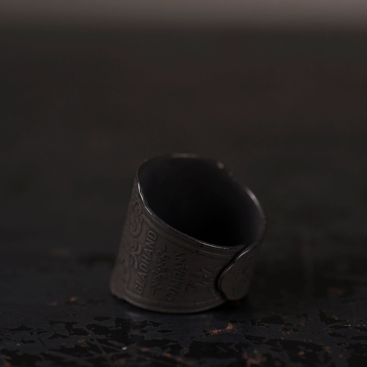 CIGAR TAG RING "BLACK"