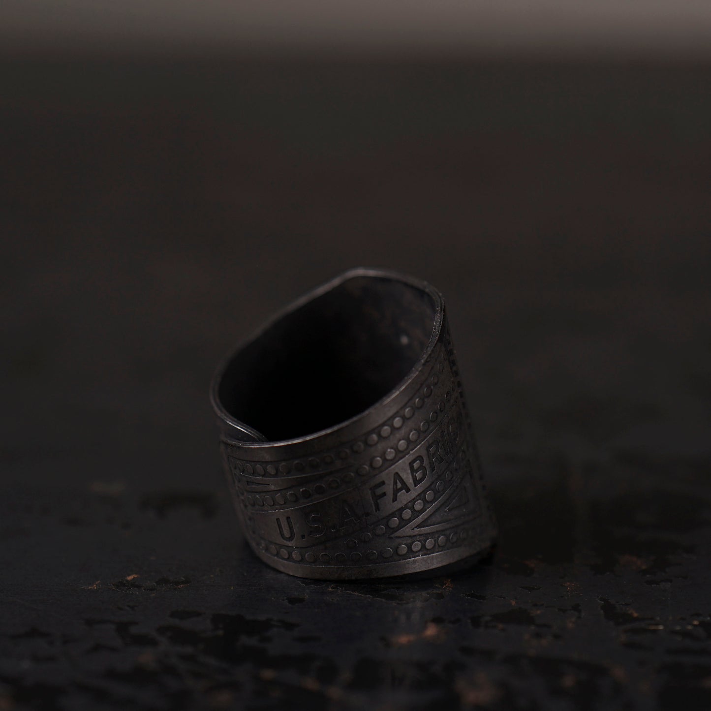 CIGAR TAG RING "BLACK"