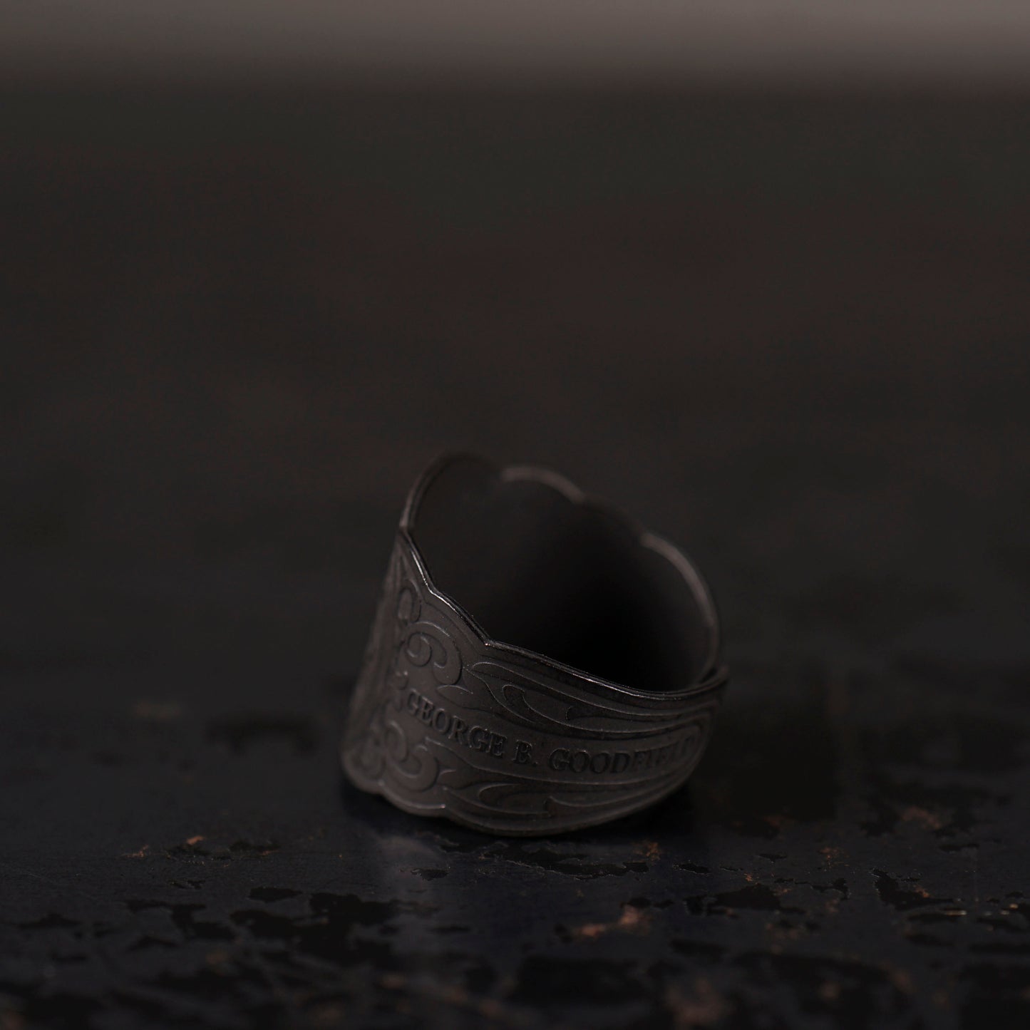 CIGAR TAG RING "BLACK"