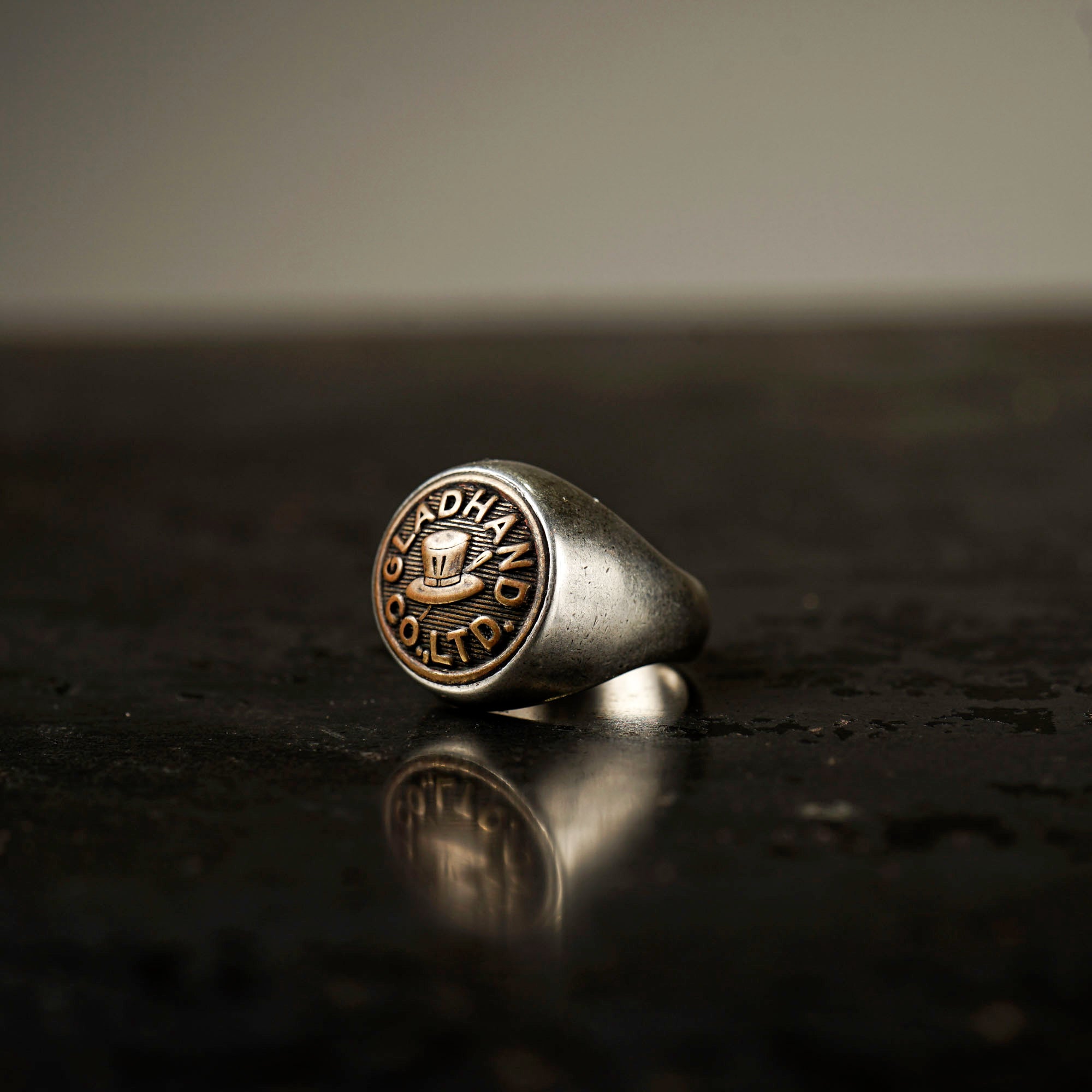 GLAD HAND BUTTON RING \