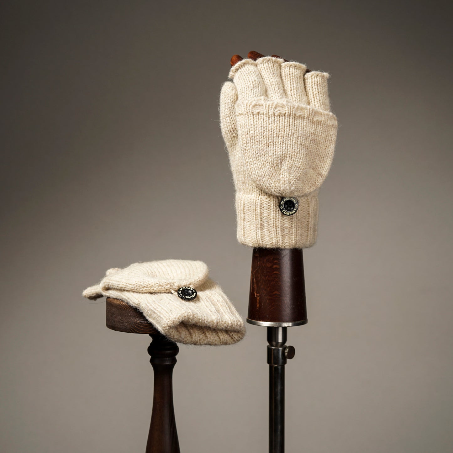 COUNTRY GENT - HALF FINGERS GLOVE WITH ADJUSTABLE FLAPS / BYGH-22-AW-G06