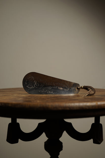SHOE HORN